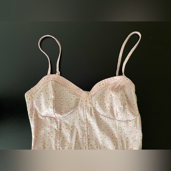 Zara satin bustier bodysuit 🥰 •size:small •Fabric:satin•colour: baby pink - Picture 4 of 7